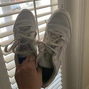 Reebok classics size 8